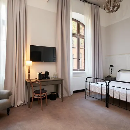 Arche Klasztor מלון 4*