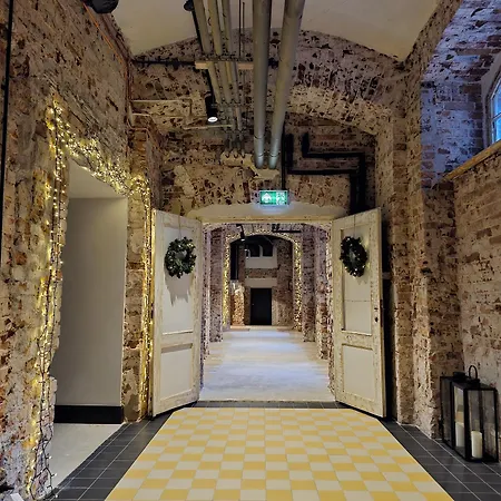 Arche Klasztor 호텔 *