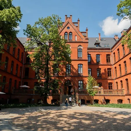 Arche Klasztor فندق