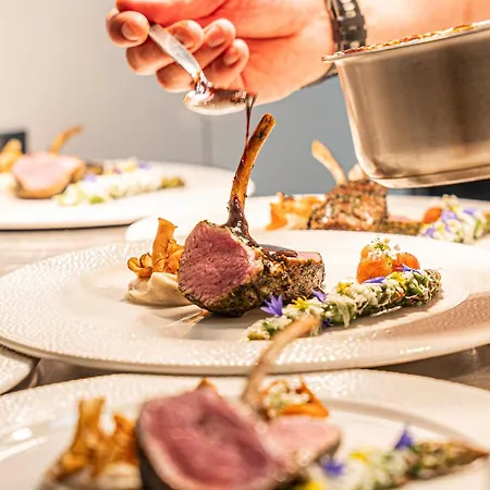 Arche Klasztor 호텔 *